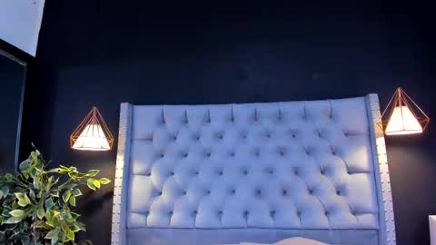 Snapshot of alexamora__ chatting on September 30, 12:44 pm C A M I L A online show from September 30, 12:44 pm