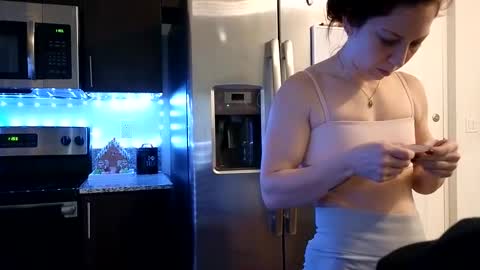 Alexi online show from January 2, 4:56 pm