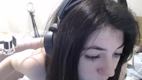 alexislove8 online show from November 11, 2:51 am