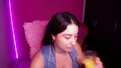 alexxa_1111 online show from December 17, 1:33 am