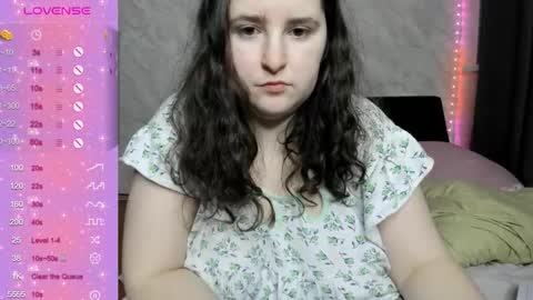 Snapshot of alice_allens chatting on October 21, 5:17 pm Alice online show from October 21, 5:17 pm