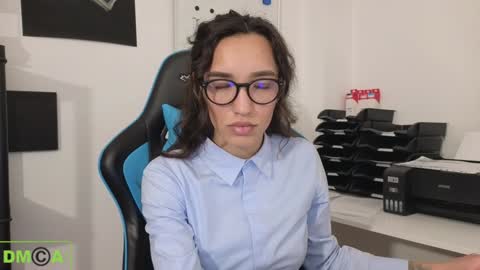 Snapshot of alice_bane chatting on January 7, 3:33 pm A R Y A  T I A online show from January 7, 3:33 pm