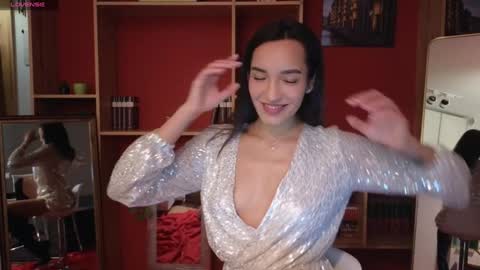 Snapshot of alice_bane chatting on December 21, 6:33 pm A R Y A  T I A online show from December 21, 6:33 pm