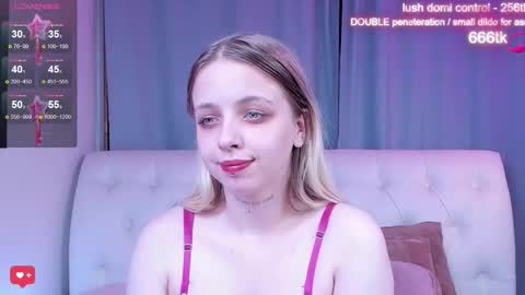 alice_halle online show from October 12, 1:24 pm