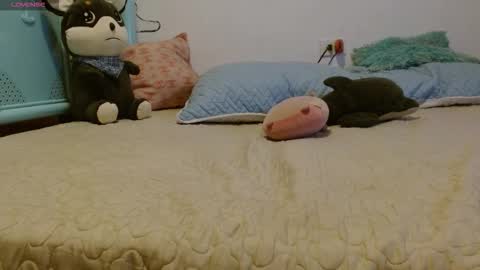 Snapshot of alice_lacroux chatting on September 23, 6:22 am Alice online show from September 23, 6:22 am