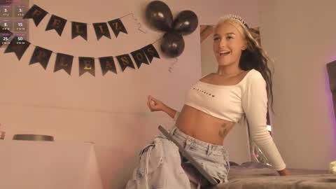 Alice  online show from October 4, 5:50 pm