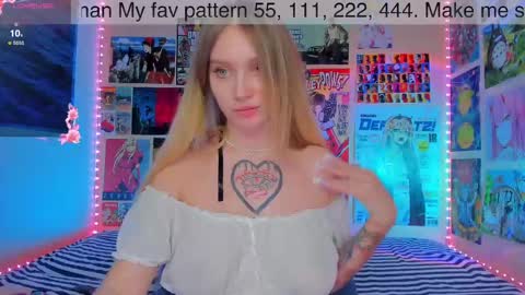 Snapshot of alicemilman chatting on February 6, 12:37 pm Alice  online show from February 6, 12:37 pm