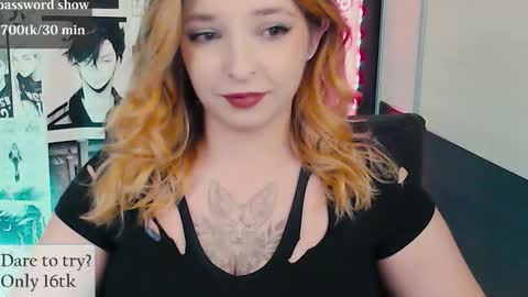 aliceriddle1 online show from December 1, 7:49 pm