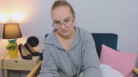 alicesensitive online show from November 17, 3:24 pm