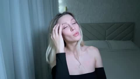 Alice online show from December 19, 7:51 pm