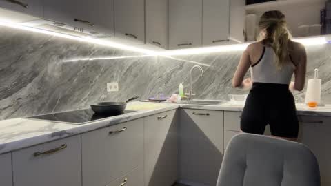 Alice online show from January 10, 7:43 pm