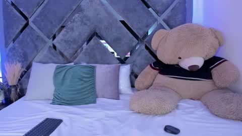 Alice  online show from January 14, 12:45 pm