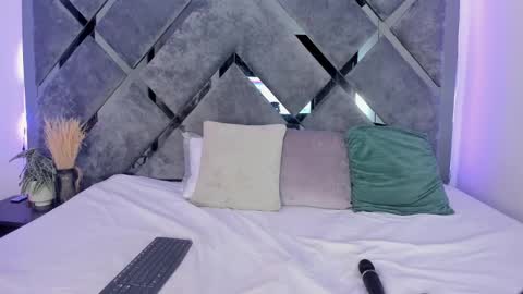 Alice  online show from February 10, 1:22 pm