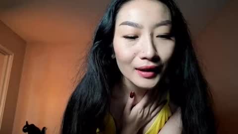 Alicia Hebi online show from November 22, 2:42 pm