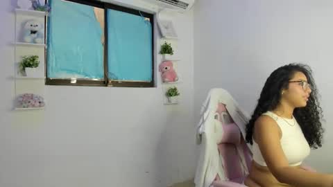 Snapshot of alicie_ebony1 chatting on October 21, 8:13 pm luisa online show from October 21, 8:13 pm