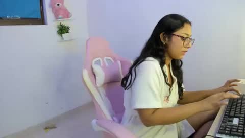 Snapshot of alicie_ebony1 chatting on October 15, 12:13 am luisa online show from October 15, 12:13 am