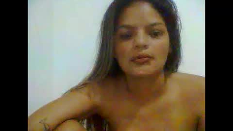 Snapshot of alicie_ebony1 chatting on February 5, 3:02 am luisa online show from February 5, 3:02 am
