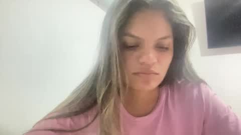 Snapshot of alicie_ebony1 chatting on February 15, 1:31 am luisa online show from February 15, 1:31 am