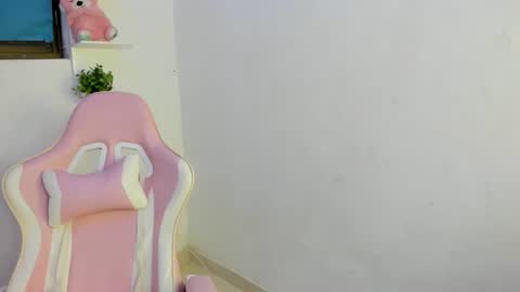 Snapshot of alicie_ebony1 chatting on October 16, 4:15 am luisa online show from October 16, 4:15 am