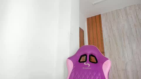 alika online show from October 28, 4:46 pm