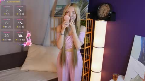 Hello im Lina online show from December 14, 4:40 am