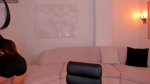 alinakravitz_ online show from February 24, 12:48 pm