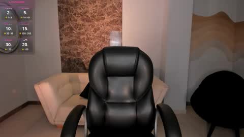 alinakravitz_ online show from October 22, 12:10 pm