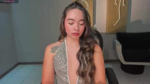 alinakravitz_ online show from November 19, 12:16 pm