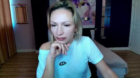 AlinaMoor online show from October 25, 6:43 am