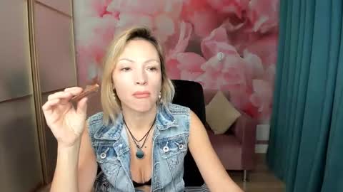 AlinaMoor online show from December 1, 6:39 am