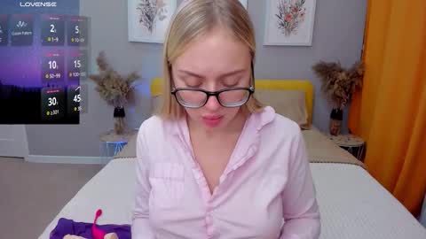 alinaocean online show from November 16, 9:26 pm