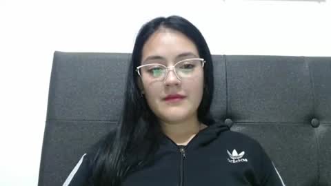 alisha_9997 online show from October 14, 12:46 am