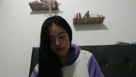 alisha_9997 online show from October 13, 12:02 am