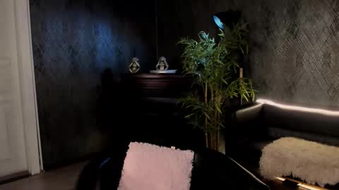 Alisia online show from September 17, 7:39 am