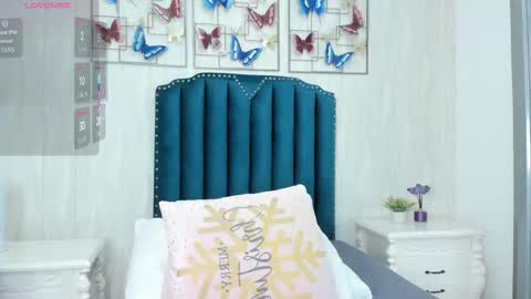 Alison online show from December 4, 8:09 pm