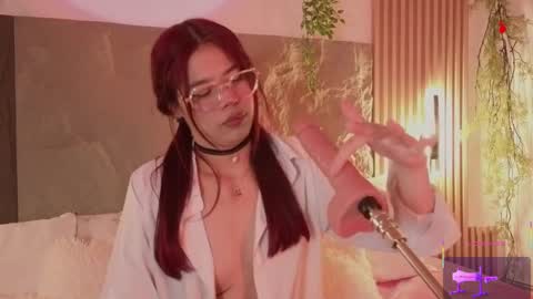 Mia online show from October 4, 2:39 am