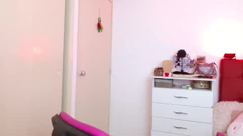 alissesallie_ online show from November 26, 12:11 am