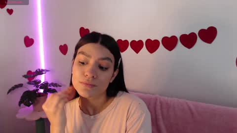 Lola online show from January 31, 5:42 pm