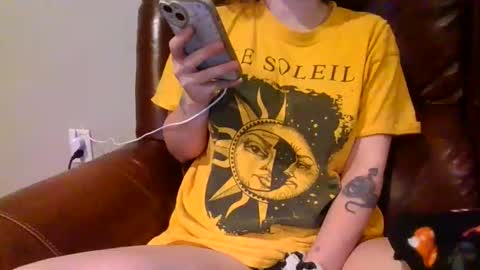 alliebearx online show from January 8, 2:04 am