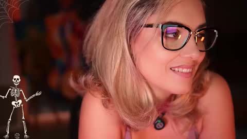 Allie online show from October 20, 5:32 am