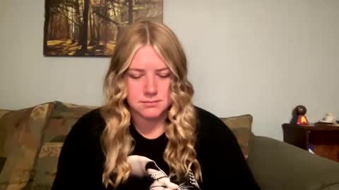 Snapshot of allyanalangel chatting on September 16, 1:24 am allyanalangel online show from September 16, 1:24 am