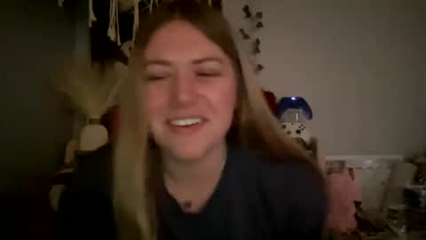 Snapshot of allyanalangel chatting on February 13, 5:37 am allyanalangel online show from February 13, 5:37 am