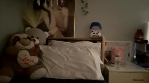 Snapshot of allyanalangel chatting on February 7, 10:41 pm allyanalangel online show from February 7, 10:41 pm