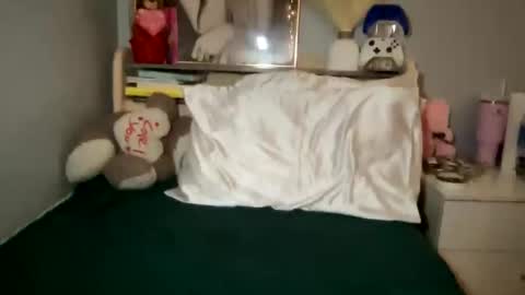 Snapshot of allyanalangel chatting on March 5, 9:39 pm allyanalangel online show from March 5, 9:39 pm