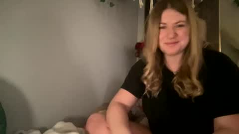 Snapshot of allyanalangel chatting on February 20, 9:00 am allyanalangel online show from February 20, 9:00 am