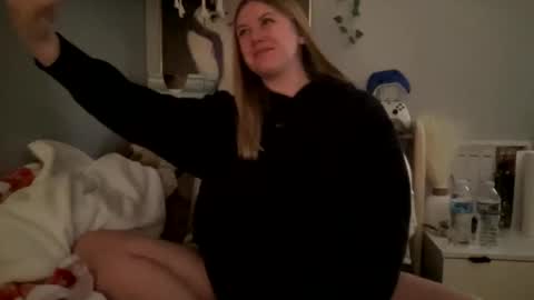 Snapshot of allyanalangel chatting on January 22, 6:10 am allyanalangel online show from January 22, 6:10 am