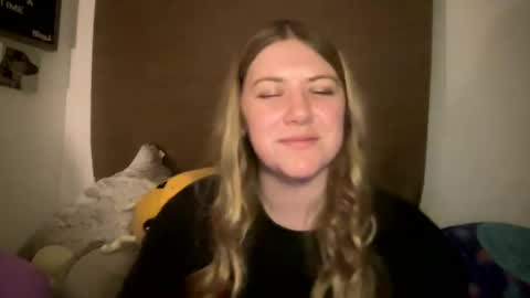 Snapshot of allyanalangel chatting on February 24, 10:13 am allyanalangel online show from February 24, 10:13 am