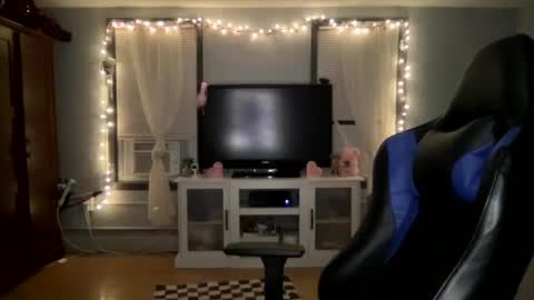 Snapshot of allyanalangel chatting on January 30, 3:33 am allyanalangel online show from January 30, 3:33 am