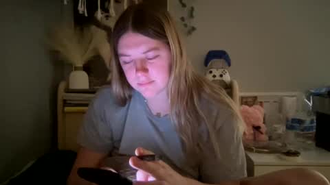 Snapshot of allyanalangel chatting on February 11, 10:36 am allyanalangel online show from February 11, 10:36 am