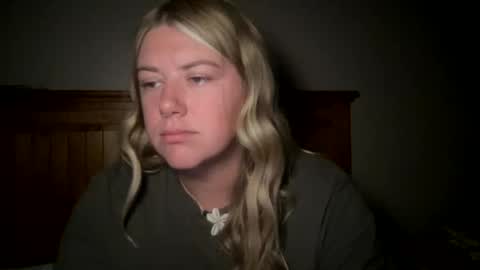 Snapshot of allyanalangel chatting on October 4, 6:08 am allyanalangel online show from October 4, 6:08 am